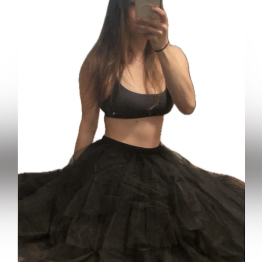 SOLD
BCBGMAXAZRIA
Tiered Tulle Ruffle Skirt - Picture 7 of 11